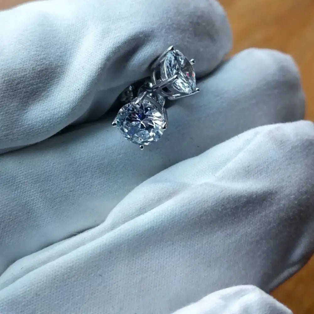 Deep Shine Silver Cubic Claw Earrings featuring brilliant-cut diamond stud earrings