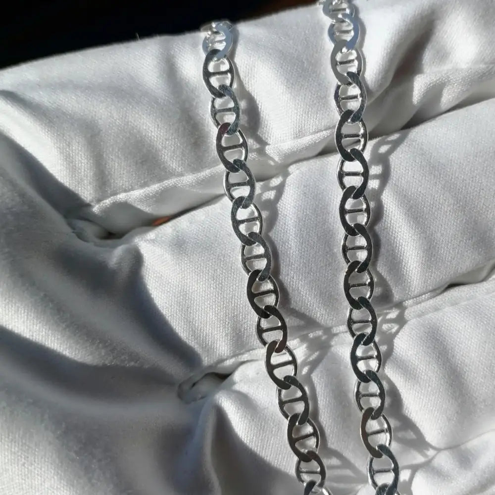 Silver Mariner Chain Necklace from Shine Brighter featuring a stylish silver mariner chain. jewellery silver jewellery