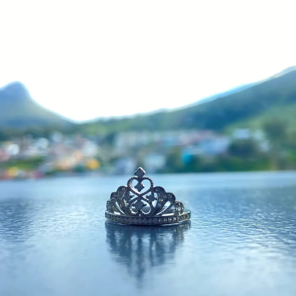Silver Deep Shine Queen Crown Ring featuring sparkling stones and a regal crown design